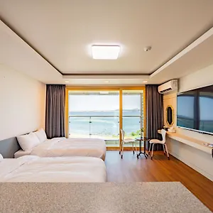 Areumdaun Hotel Jeju